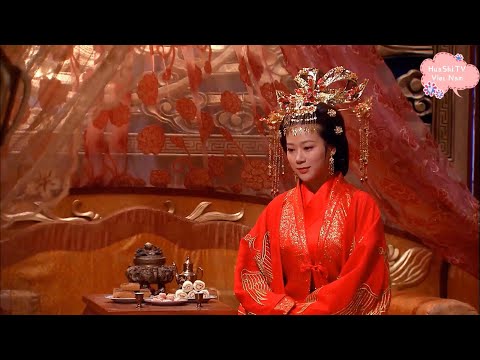 Đêm tân hôn, hoàng đế bỏ rời hoàng hậu xinh đẹp để sủng ái phi tử hơn mình 17 tuổi.