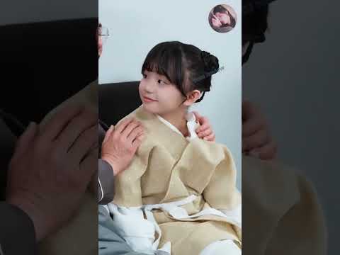Cô bé 6 tuổi tài năng được cả nhà yêu thương