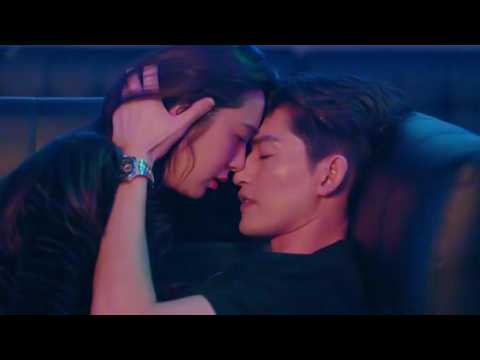 Cảnh hôn ngọt ngào：Hôn suốt từ ghế sofa đến giường...