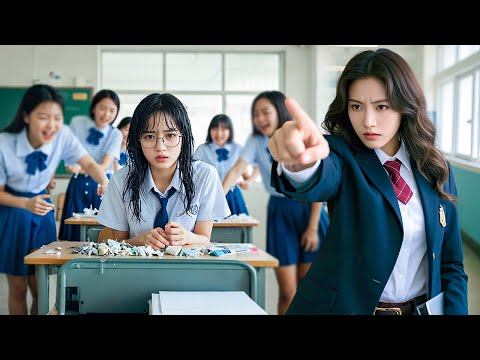 Nữ sinh nghèo khổ bị cả lớp bắt nạt nhưng những kẻ bắt nạt không biết chị của cô tàn bạo như thế nào